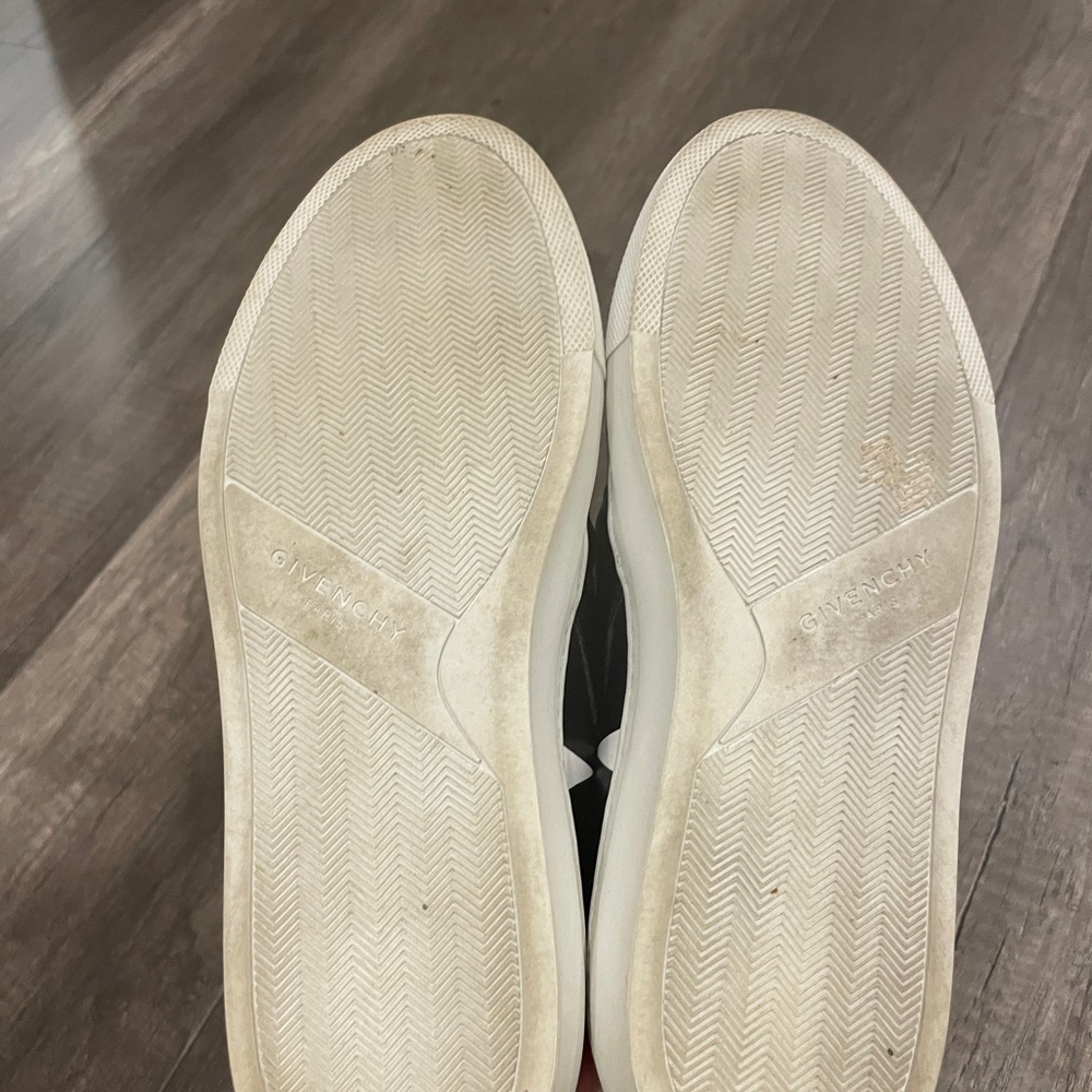 Givenchy Flats - Picture 3 of 3